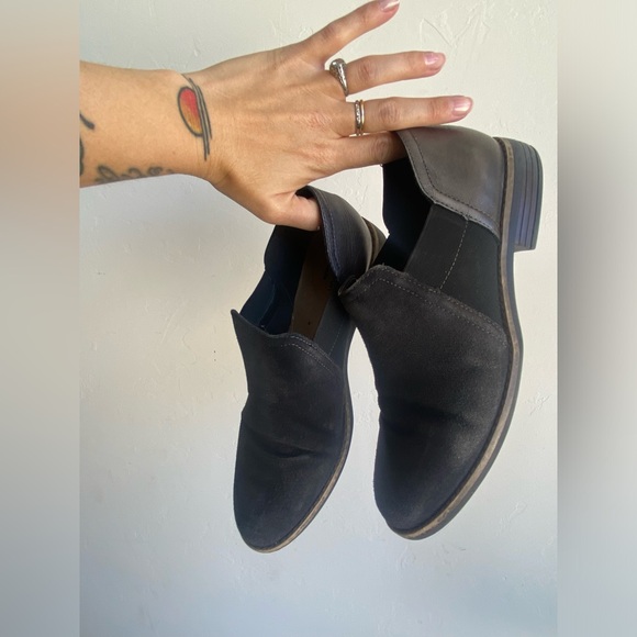 Clark’s black booties - Picture 3 of 4